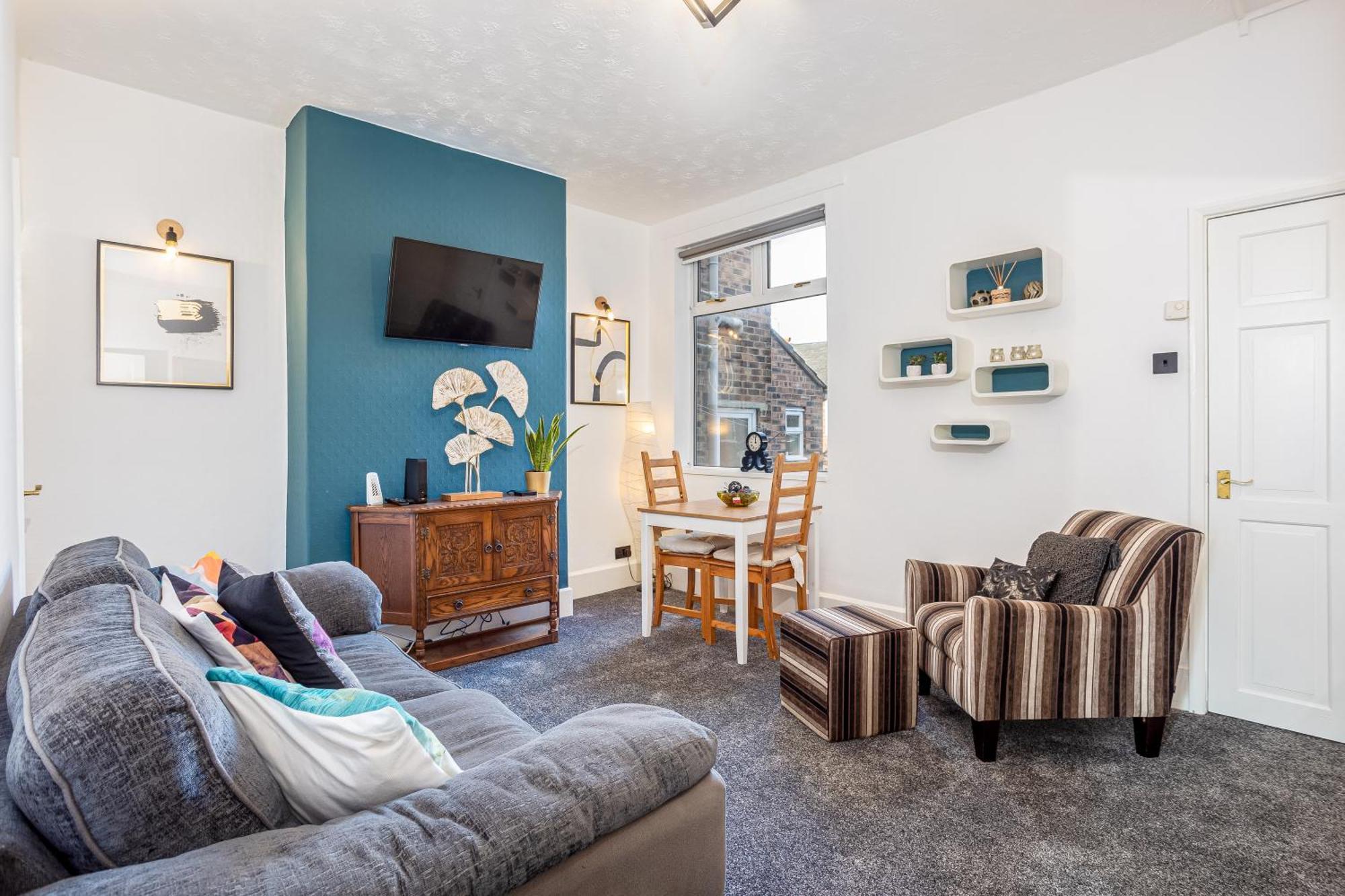 Coronation House By Yourstays - 3 Bedroom House In Newcastle-Under-Lyme Stoke-on-Trent 외부 사진