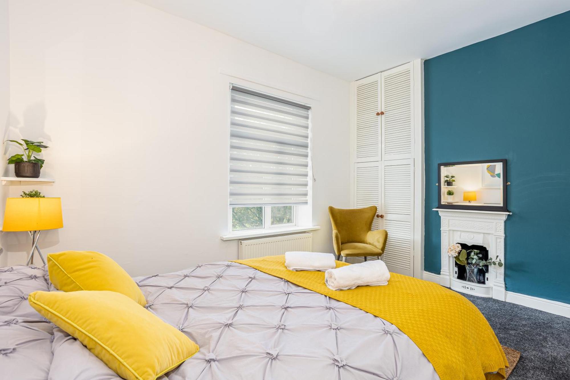 Coronation House By Yourstays - 3 Bedroom House In Newcastle-Under-Lyme Stoke-on-Trent 외부 사진