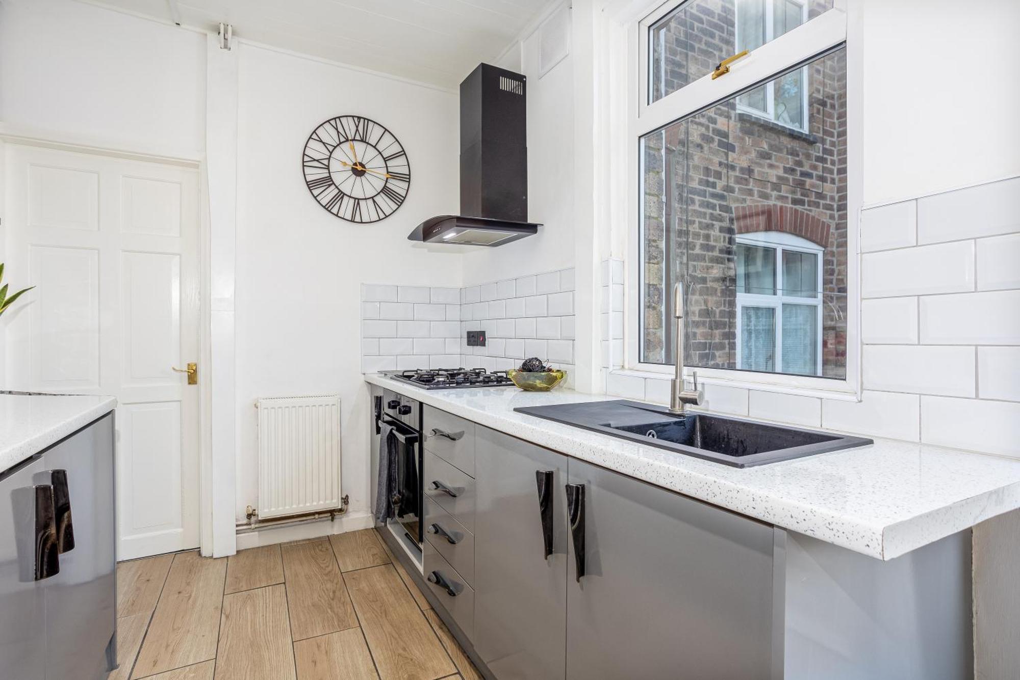 Coronation House By Yourstays - 3 Bedroom House In Newcastle-Under-Lyme Stoke-on-Trent 외부 사진
