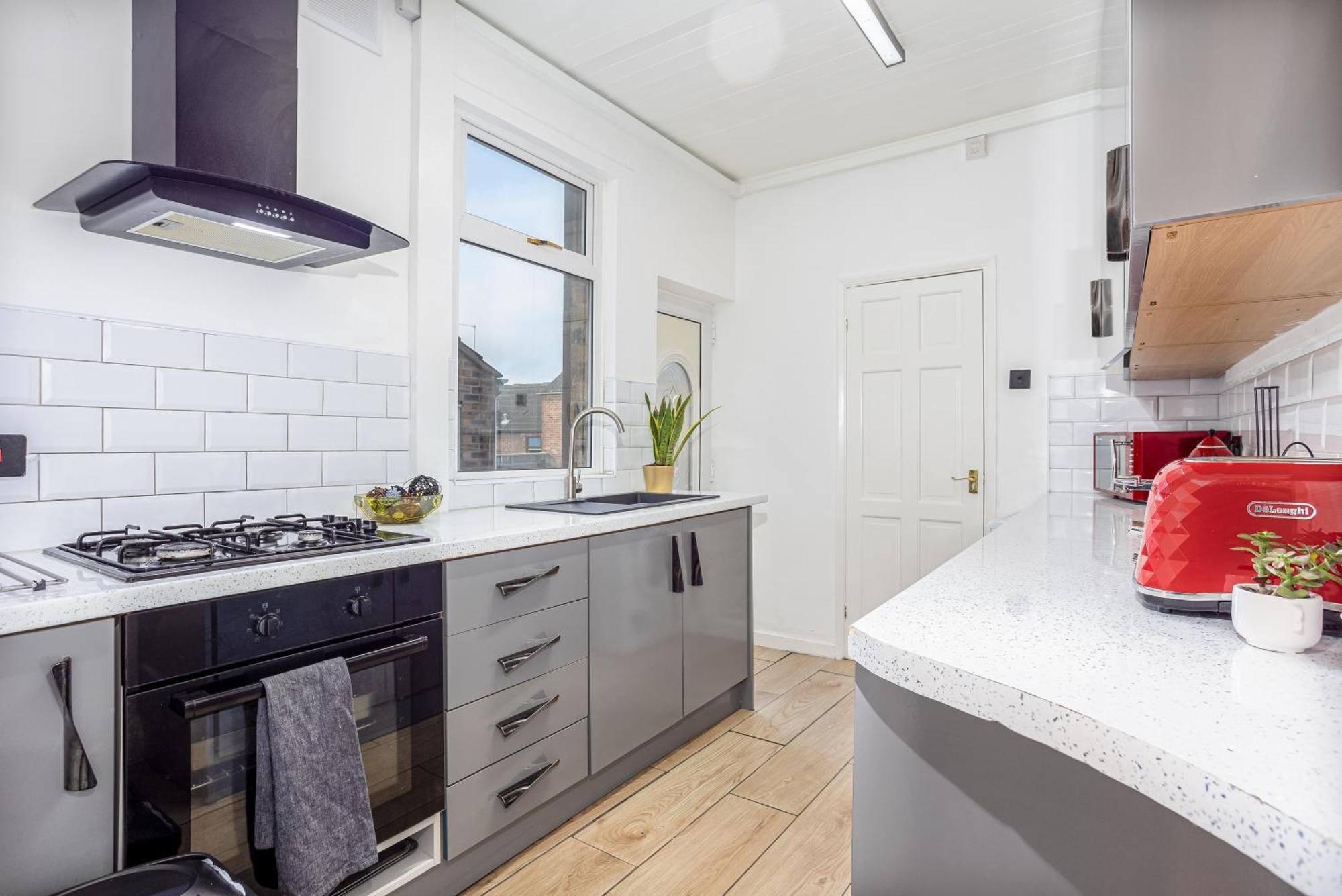 Coronation House By Yourstays - 3 Bedroom House In Newcastle-Under-Lyme Stoke-on-Trent 외부 사진