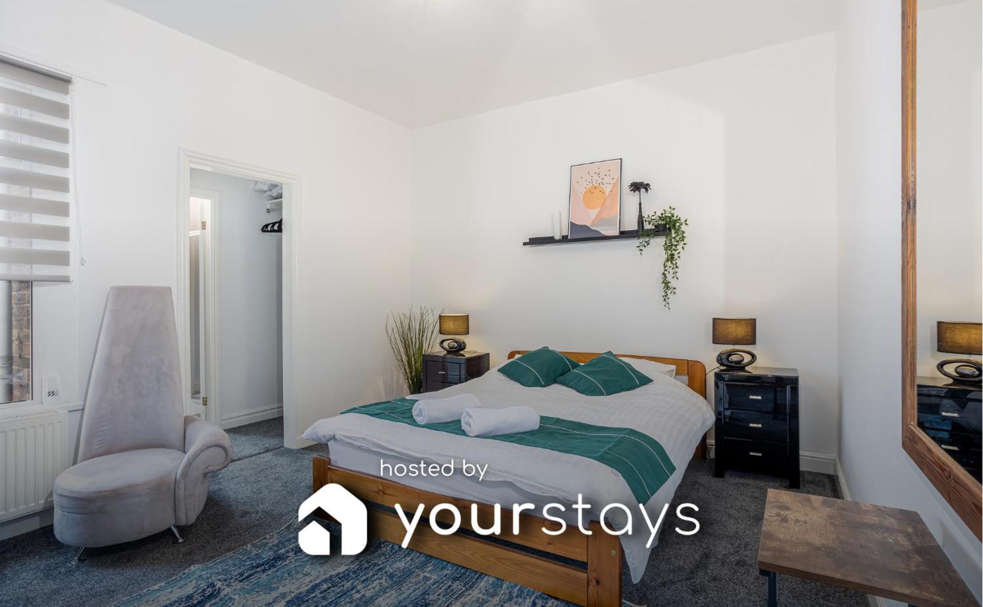 Coronation House By Yourstays - 3 Bedroom House In Newcastle-Under-Lyme Stoke-on-Trent 외부 사진